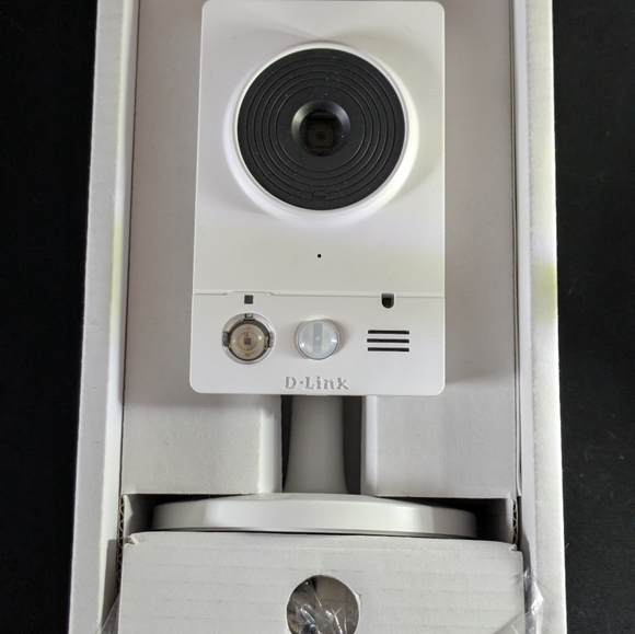 D-Link White Security Camera New In Box - Picture 7 of 10